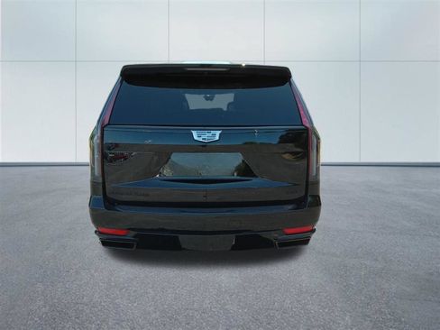 Used 2024 Cadillac Escalade ESV Sport w/ LPO, ONYX Package AWD/4WD image 4