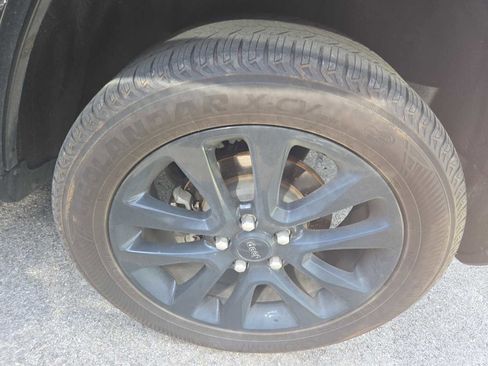 Used 2019 Jeep Grand Cherokee Altitude image 5