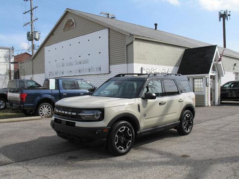 Used 2024 Ford Bronco Sport Outer Banks w/ Tech Package image 3