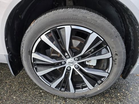 Used 2023 Volvo XC60 B5 Plus w/ Climate Package image 9