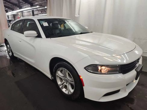 Used 2021 Dodge Charger SXT w/ Leather Interior Group RWD image 4