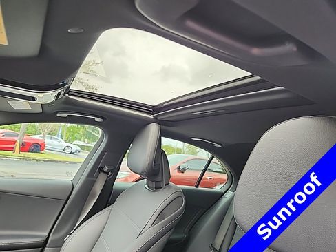 Used 2024 Mercedes-Benz C 300 Sedan image 4