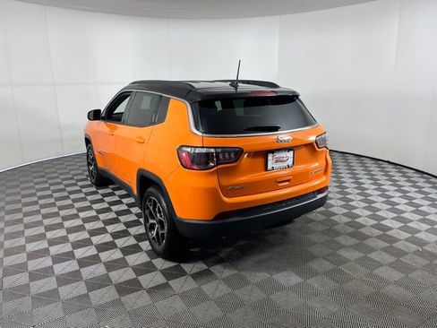 Used 2026 Jeep Compass Limited image 5