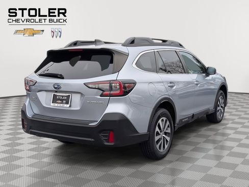 Used 2022 Subaru Outback Premium image 5