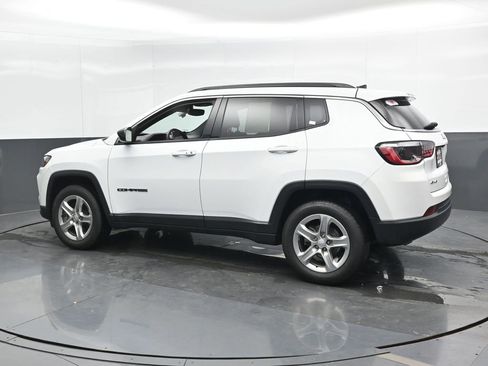 Used 2023 Jeep Compass Latitude image 9