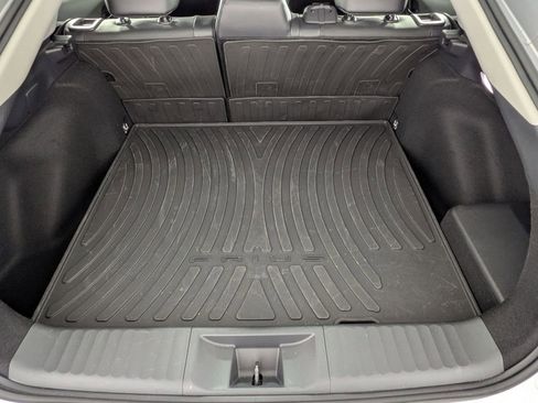 Used 2025 Toyota Prius XLE FWD image 25