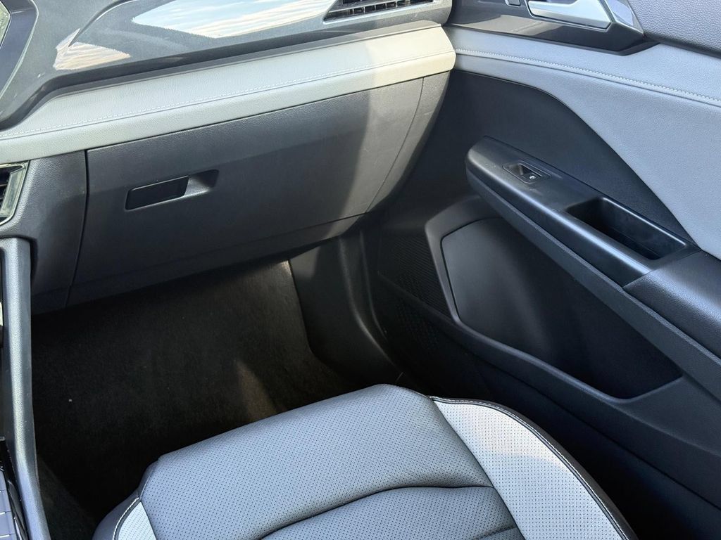 Certified 2023 Volkswagen Taos SEL AWD/4WD image 15