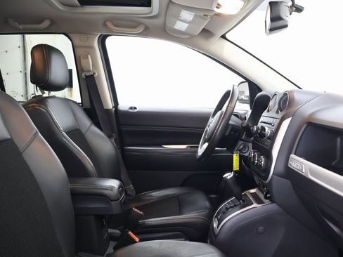 Used 2014 Jeep Compass Latitude w/ Sun/Sound Group image 21