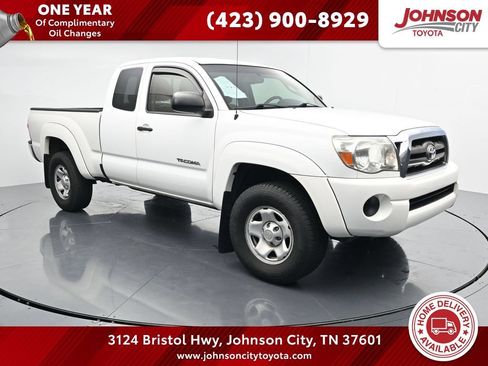 Used 2009 Toyota Tacoma PreRunner w/ SR5 Pkg #2 RWD image 1