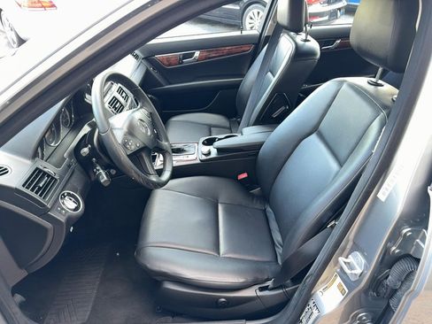 Used 2011 Mercedes-Benz C 300 4MATIC Sedan image 6