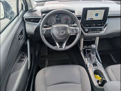 Used 2024 Toyota Corolla Cross LE AWD/4WD image 8