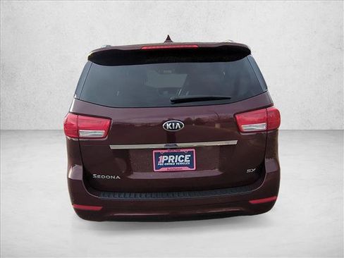 Used 2018 Kia Sedona SX image 7