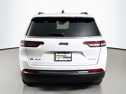 Used 2022 Jeep Grand Cherokee L Limited image 7