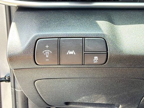 Used 2022 Hyundai Elantra SEL FWD image 30
