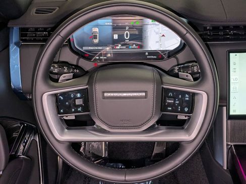 New 2026 Land Rover Range Rover Long Wheelbase SE AWD/4WD image 17