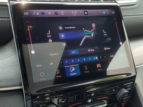 Used 2025 Jeep Grand Cherokee Limited 4xe image 24