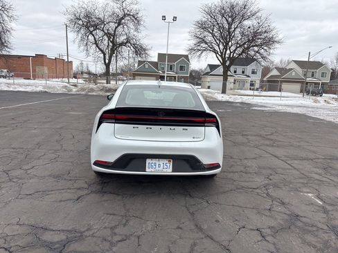 Used 2025 Toyota Prius LE image 7