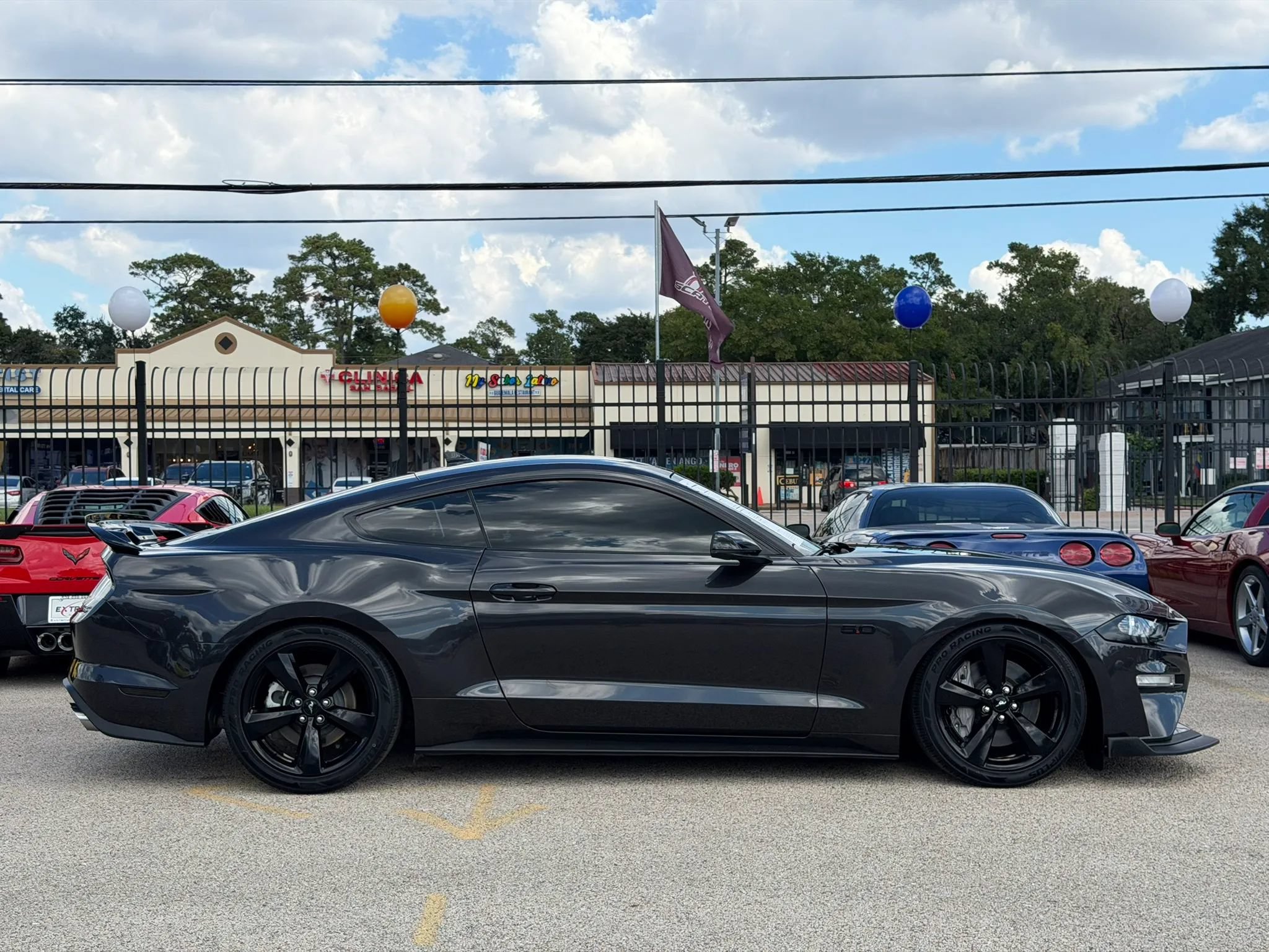 Used 2022 Ford Mustang GT Premium w/ Equipment Group 401A RWD image 9