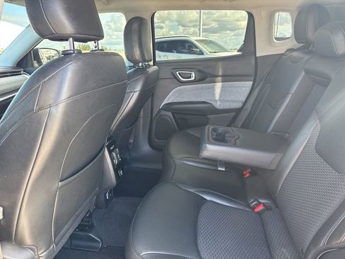 Used 2022 Jeep Compass Latitude image 17