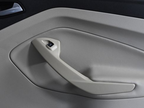 Used 2017 Ford Escape SE image 25