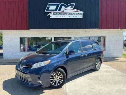 Used 2020 Toyota Sienna XLE w/ XLE Navigation Package