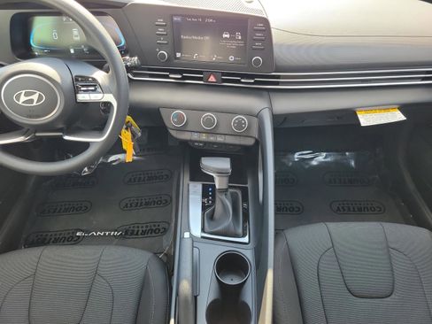 New 2026 Hyundai Elantra SE image 11
