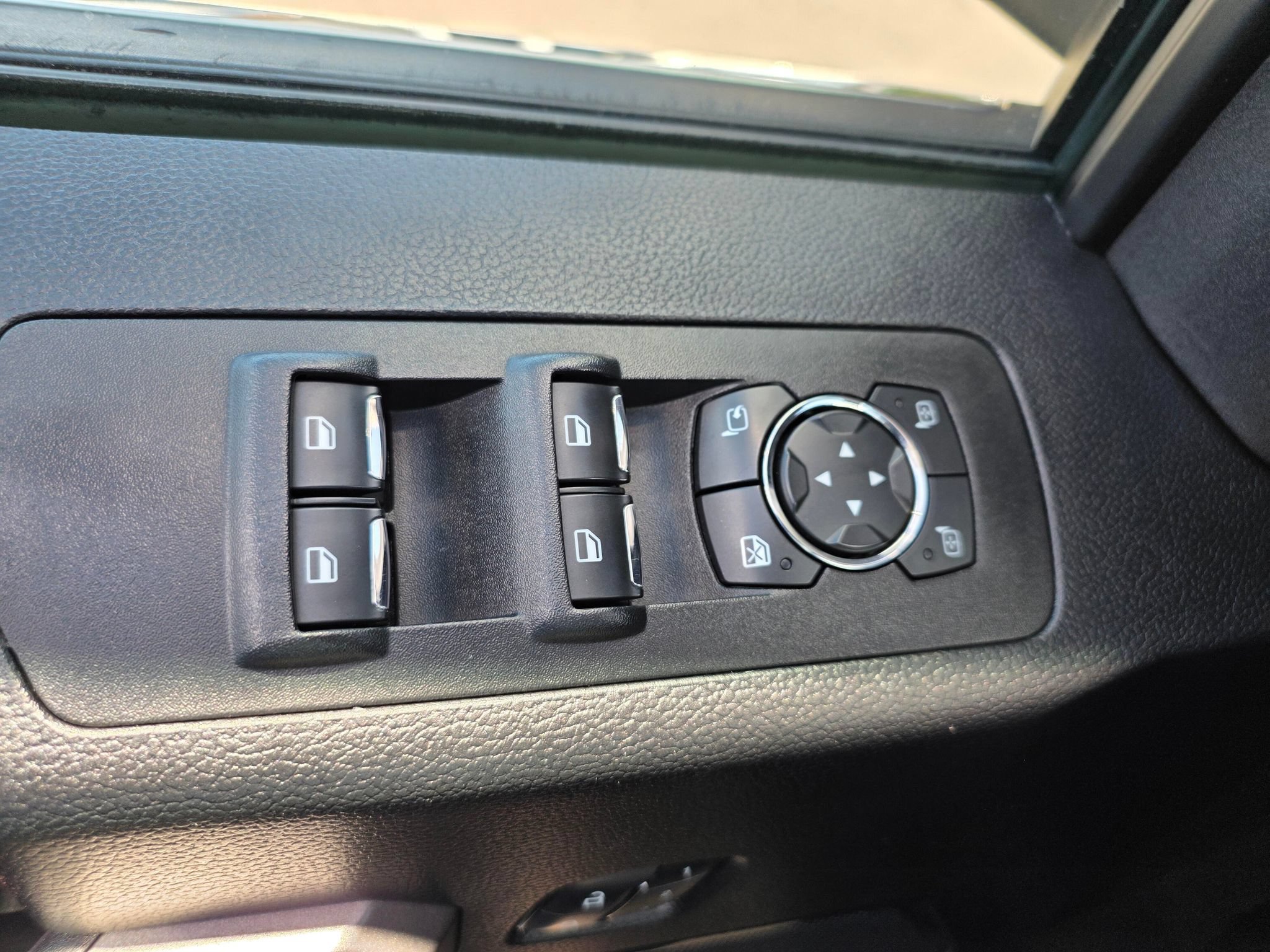 Used 2017 Ford F150 Platinum w/ Technology Package AWD/4WD image 25