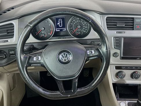 Used 2016 Volkswagen Golf Limited Edition image 18