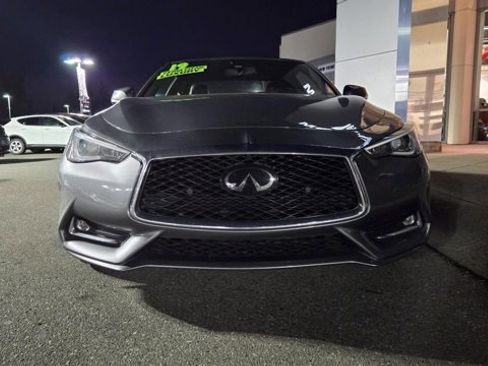 Used 2019 INFINITI Q60 3.0t Luxe w/ Essential Package image 4