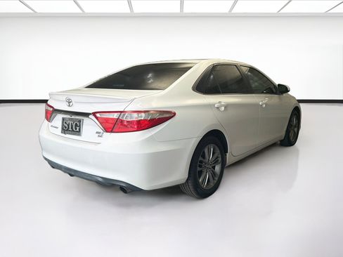 Used 2015 Toyota Camry SE FWD image 4