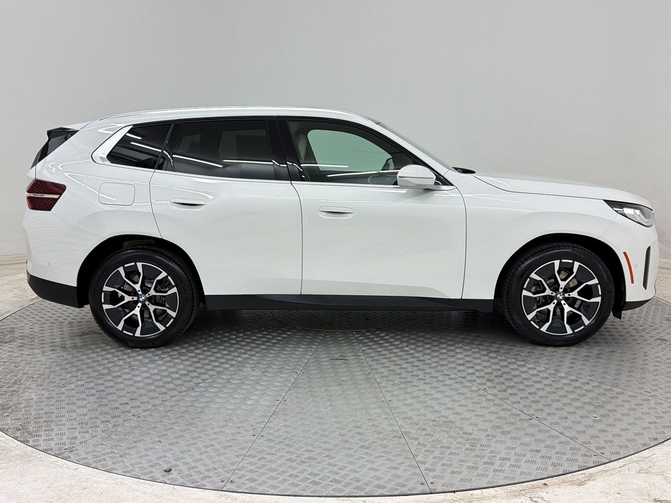 Used 2026 BMW X3 xDrive30i w/ Convenience Package AWD/4WD image 8