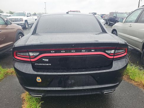 Used 2019 Dodge Charger SXT RWD image 5