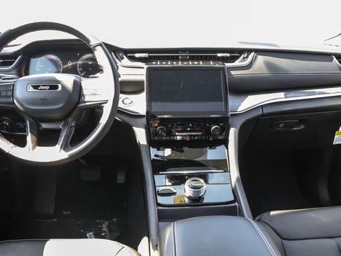 New 2025 Jeep Grand Cherokee L Limited w/ Black Appearance Package image 17