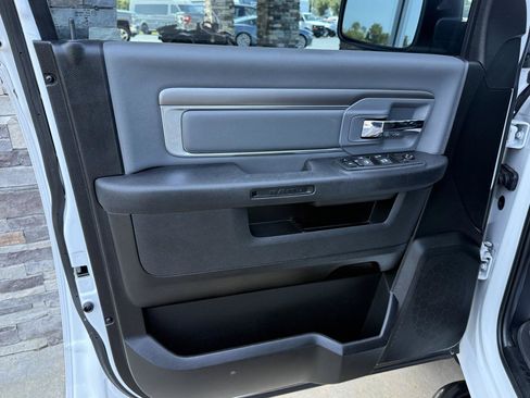 Used 2022 RAM 1500 Classic SLT RWD image 8