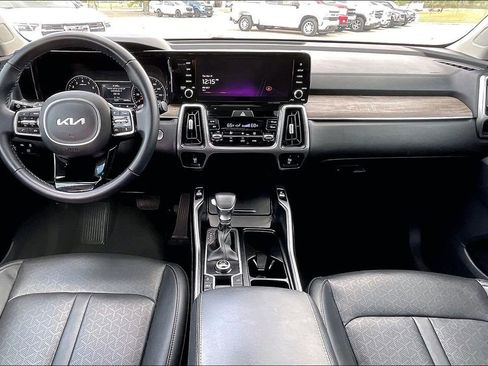 Used 2023 Kia Sorento EX w/ Panoramic Sunroof Package image 7