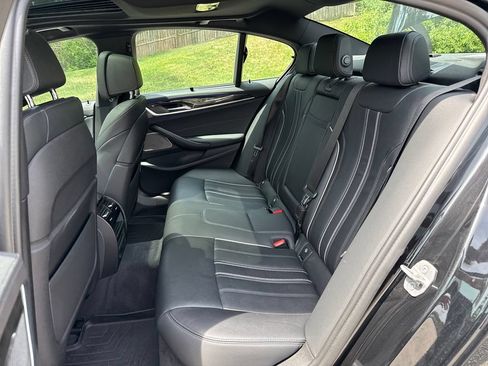 Used 2022 BMW M550i xDrive w/ Executive Package AWD/4WD image 28