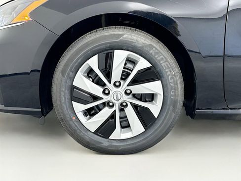 Used 2025 Nissan Altima 2.5 S FWD image 28