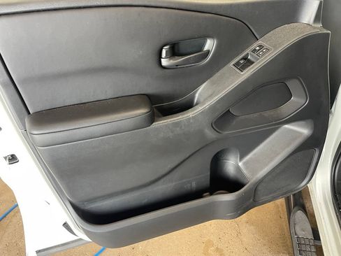 Used 2025 Nissan Frontier S RWD image 9