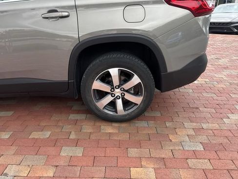 Used 2018 Chevrolet Traverse LT w/ LPO, Floor Liner Package FWD image 6