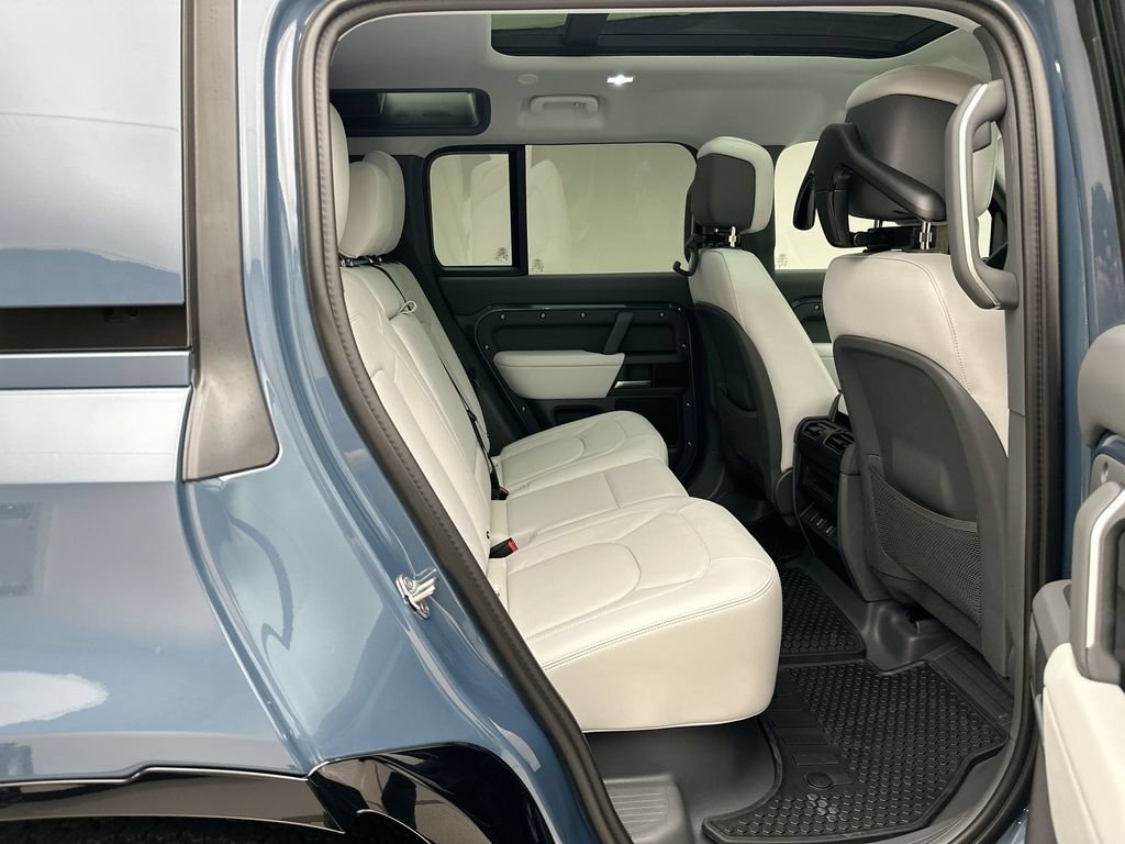 New 2026 Land Rover Defender 110 S AWD/4WD image 7