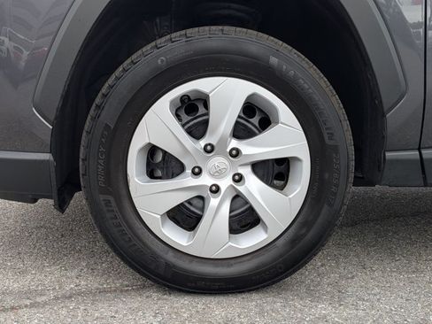 Certified 2025 Toyota RAV4 LE FWD image 23