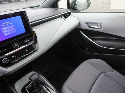 Certified 2024 Toyota Corolla SE image 27