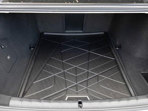 Used 2024 BMW i7 xDrive60 image 28