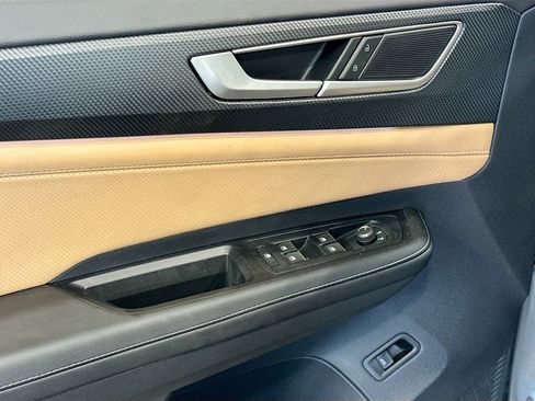 Certified 2025 Volkswagen Atlas Cross Sport SEL AWD/4WD image 20