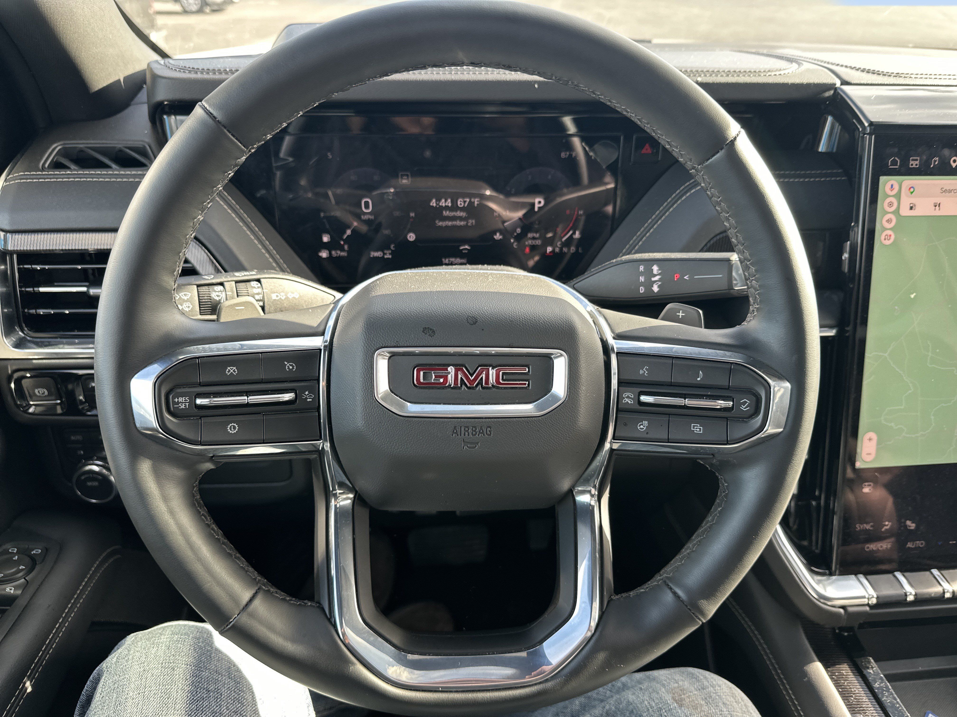 Certified 2025 GMC Yukon XL Elevation w/ LPO, Elevation Black Package AWD/4WD image 15