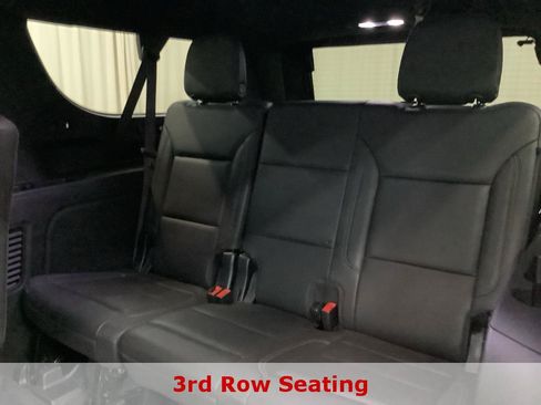 Used 2022 Chevrolet Suburban Z71 w/ Luxury Package AWD/4WD image 24
