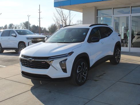 New 2026 Chevrolet Trax RS w/ Driver Confidence Package image 7