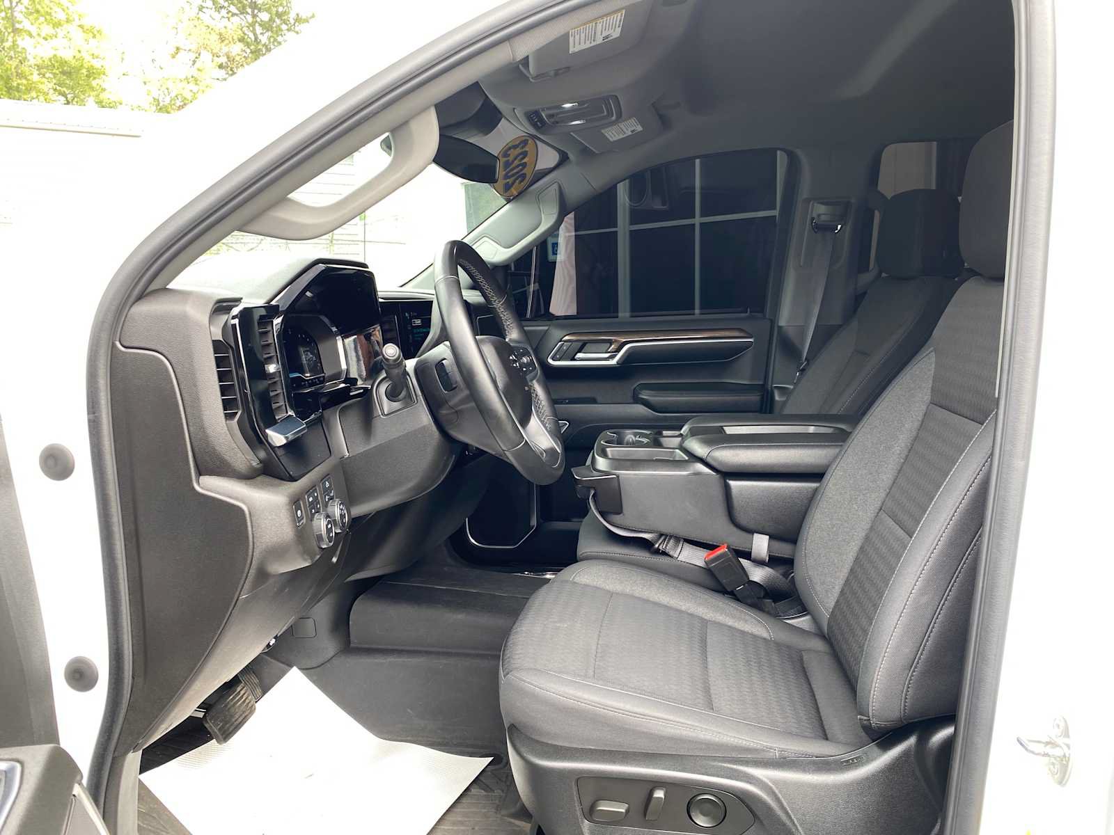 Used 2023 Chevrolet Silverado 1500 RST AWD/4WD image 9
