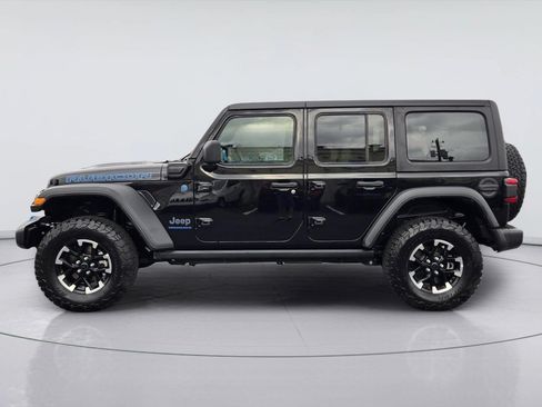 Used 2025 Jeep Wrangler Unlimited Rubicon 4xe w/ Convenience Group AWD/4WD image 8