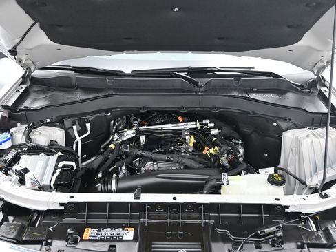 Used 2025 Ford Explorer Active image 10